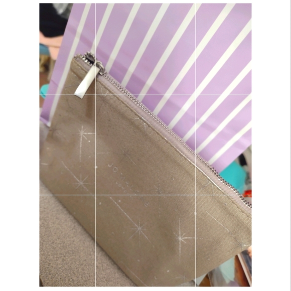 Jo Malone cosmetics pouch, tan with silver stars, brand new! - Picture 4 of 5